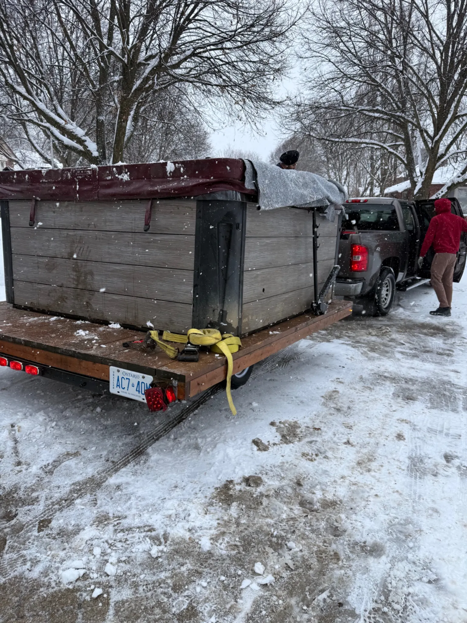Emergency hot tub relocation during a winter storm in London Ontario by Gypsee Movers.