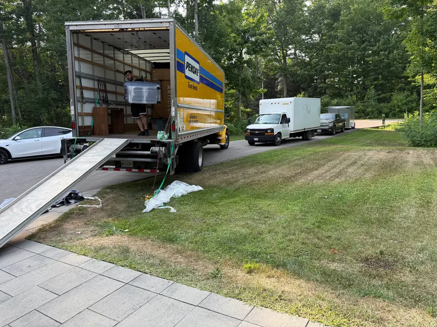 Moving truck and crew organized on site